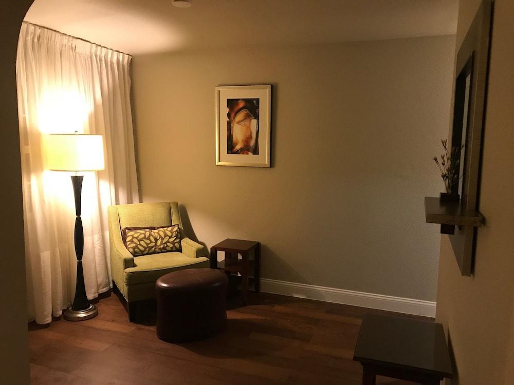 Amco Hotel & Suites- Fort Hood Killeen Extérieur photo